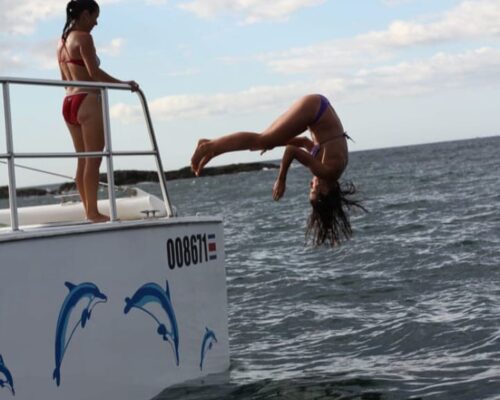 Catamaran adventure with stunning ocean views at Tamarindo Beach